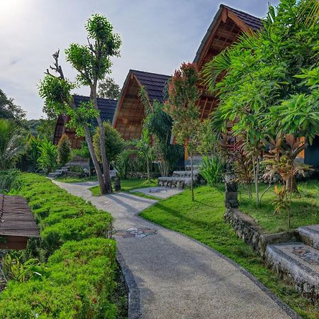 Bagia Bungalows Batumadeg Exterior photo