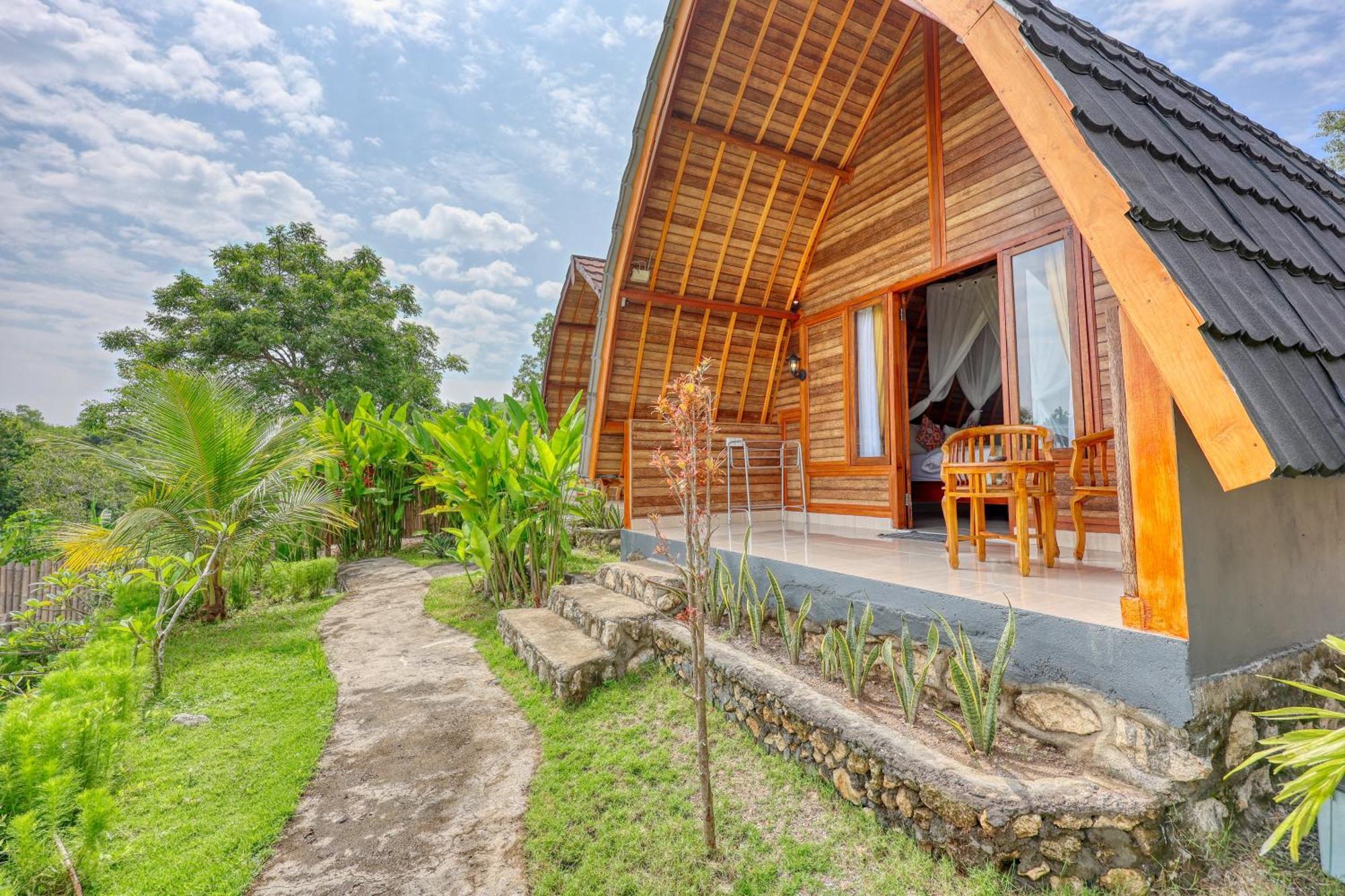 Bagia Bungalows Batumadeg Exterior photo