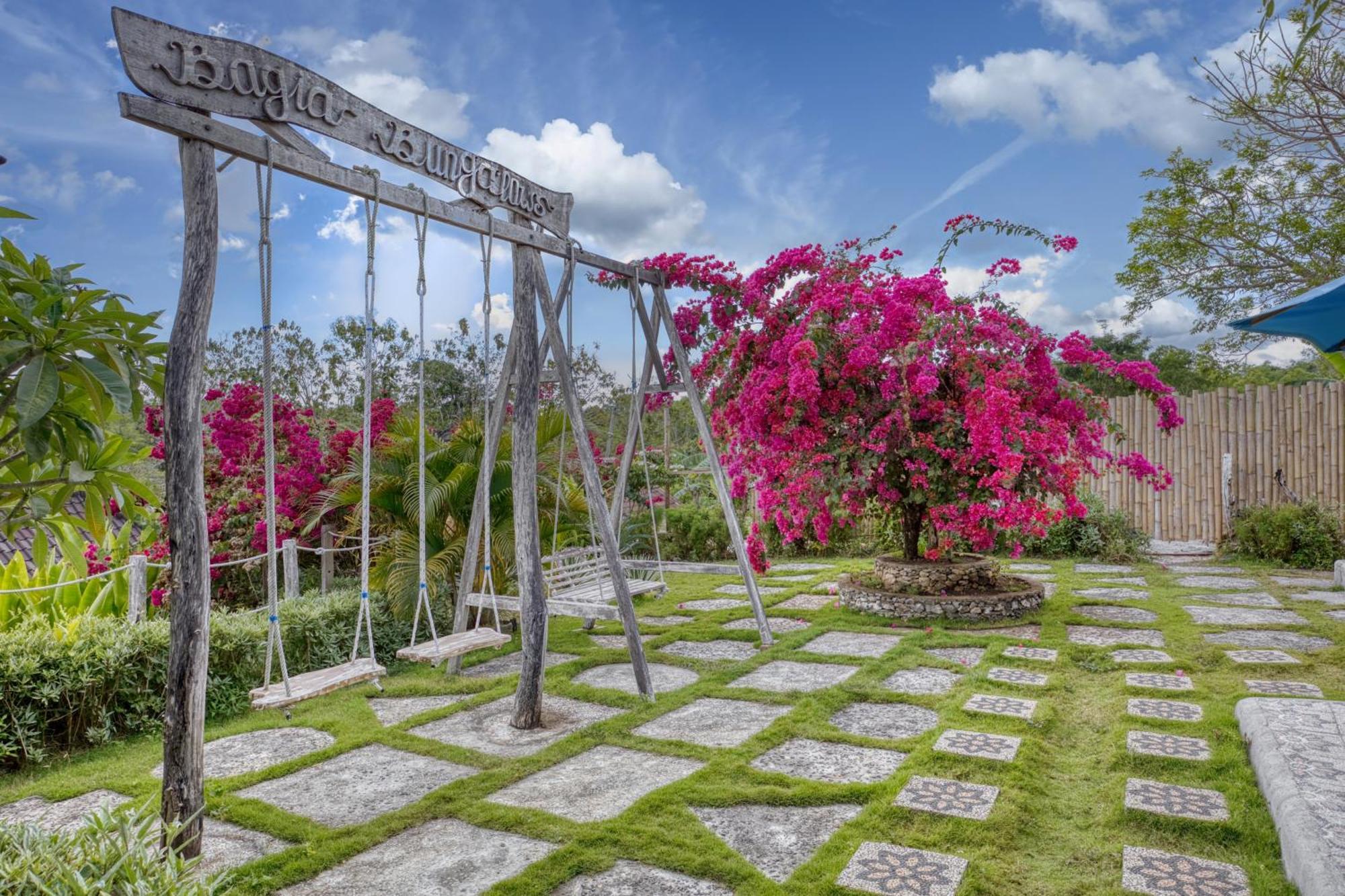 Bagia Bungalows Batumadeg Exterior photo