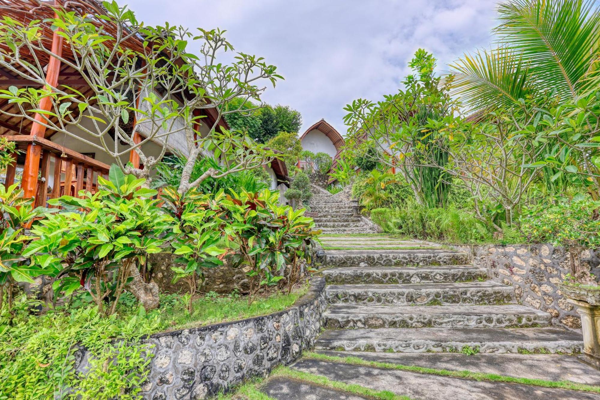 Bagia Bungalows Batumadeg Exterior photo