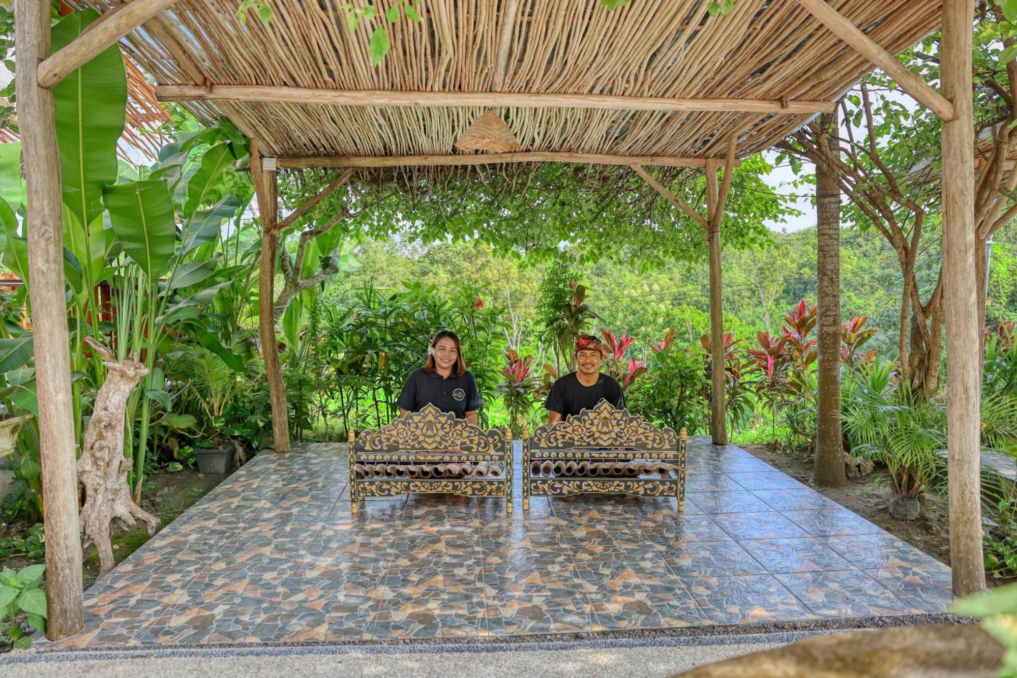 Bagia Bungalows Batumadeg Exterior photo